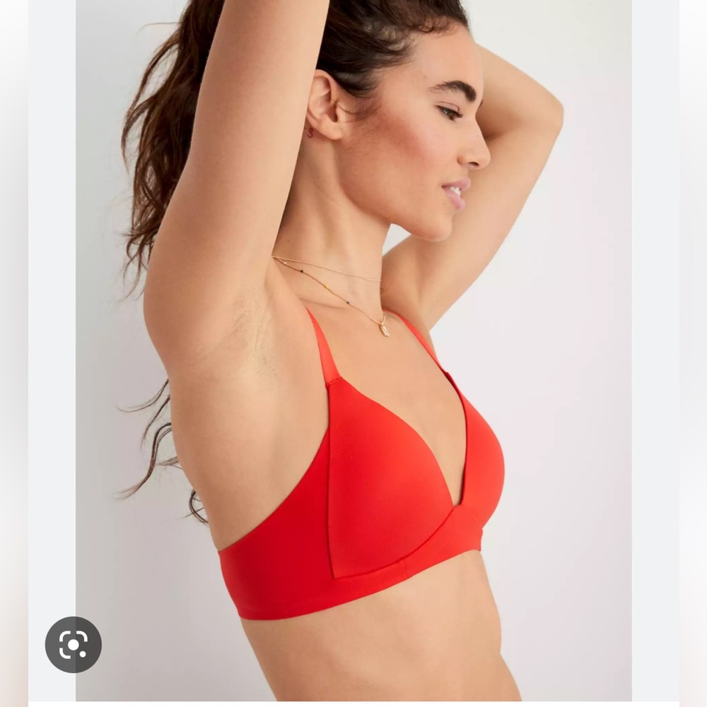 (3) Aerie Wireless Bras ** w/ Free Shopping bag!